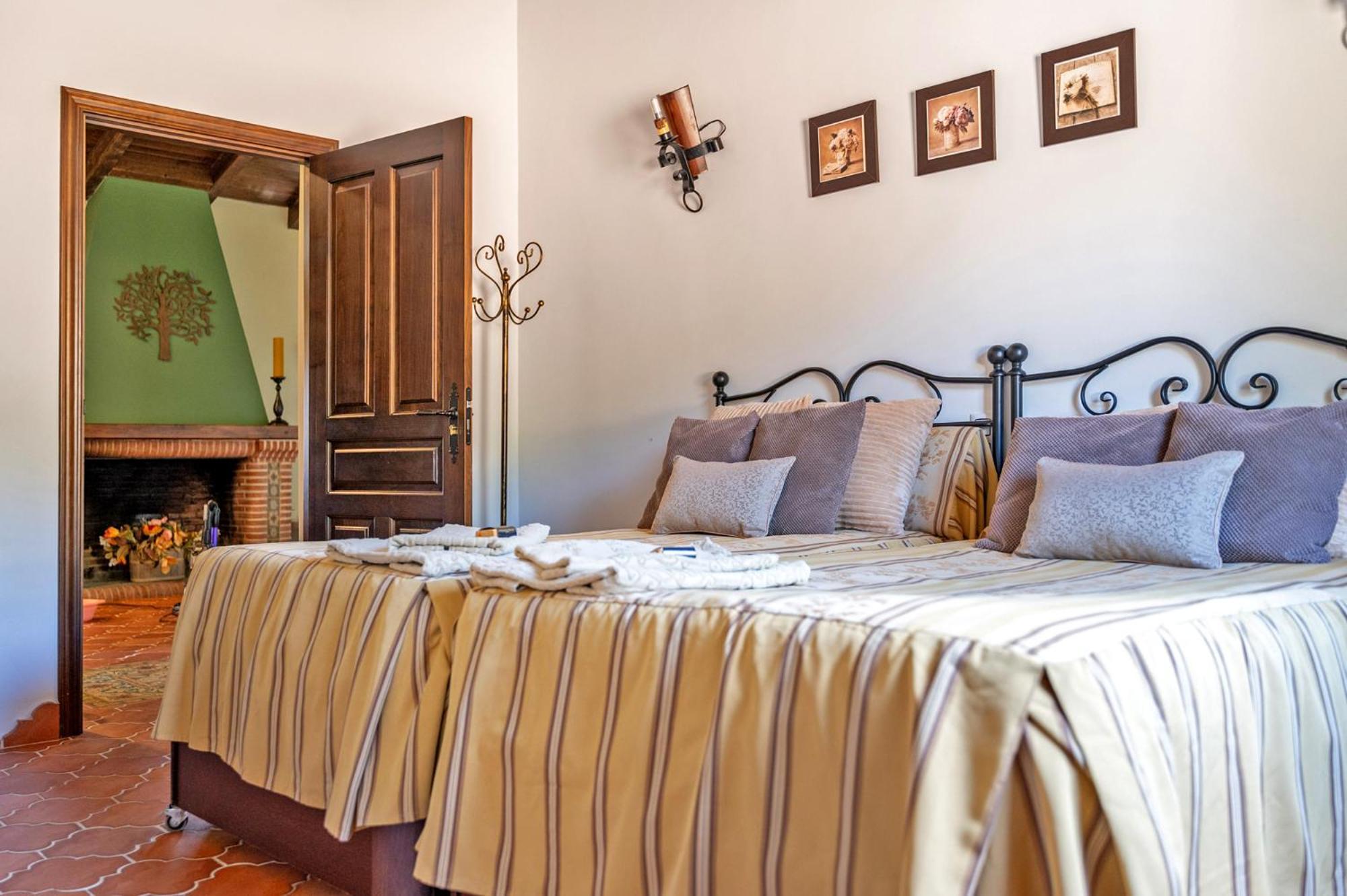 Cr El Portezuelo Boutique Experience Fuenlabrada de los Montes Екстериор снимка